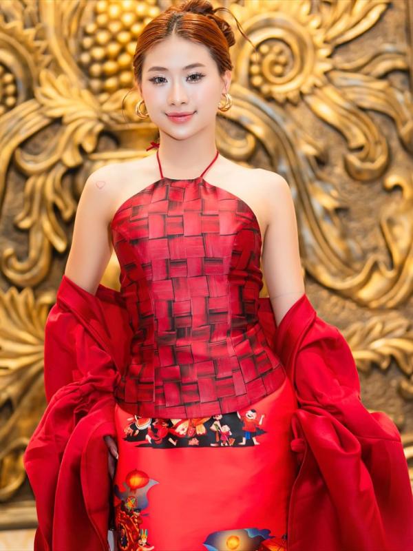 Louis Phạm tung ảnh nét căng đọ sắc cùng Thiều Bảo Trâm, visual ai 