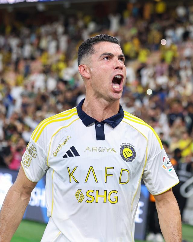 Ronaldo 40 tuổi và bàn thắng thứ 950- Ảnh 2.