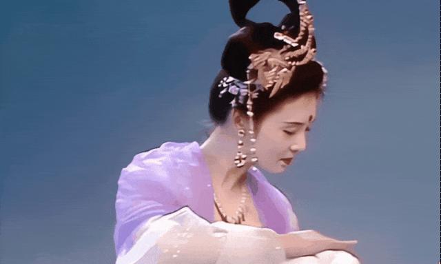 10 nàng Hằng Nga đẹp nhất Trung Quốc: Địch Lệ Nhiệt Ba xếp sau Trịnh Sảng, hạng 1 trời sinh để làm tiên nữ- Ảnh 1.