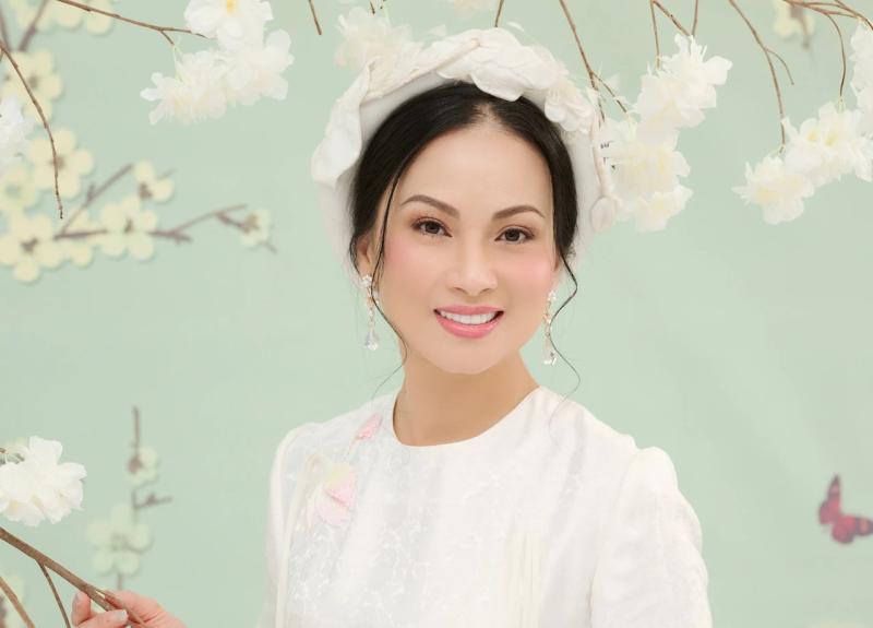 Ca sĩ Việt lấy chồng tỷ phú Mỹ: Được tặng cả một nhà hát, biệt thự rộng tới mức phải di chuyển bằng ô tô- Ảnh 13. Ca sĩ Việt lấy chồng tỷ phú Mỹ: Được tặng cả một nhà hát, biệt thự rộng tới mức phải di chuyển bằng ô tô- Ảnh 13.