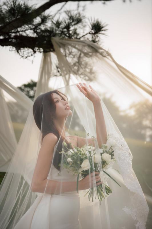 Á hậu Quỳnh Châu da săn chắc, ẩm mịn và hồng hào nhờ chăm uống 1 loại nước nhỏ xinh: Xương khớp cũng cần để dẻo dai và khỏe mạnh- Ảnh 1.