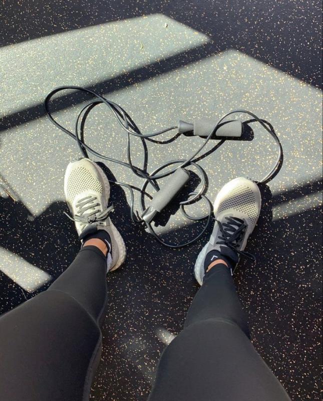 Dân văn phòng U40 giữ dáng "khoe re" nhờ 1 bài cardio 20 phút mỗi ngày- Ảnh 1.