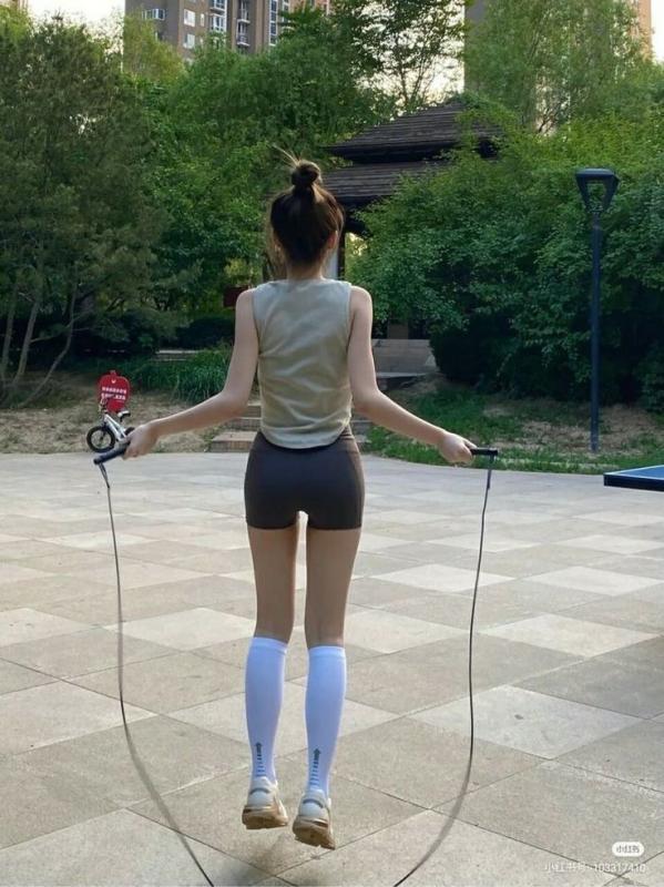 Dân văn phòng U40 giữ dáng "khoe re" nhờ 1 bài cardio 20 phút mỗi ngày- Ảnh 2.