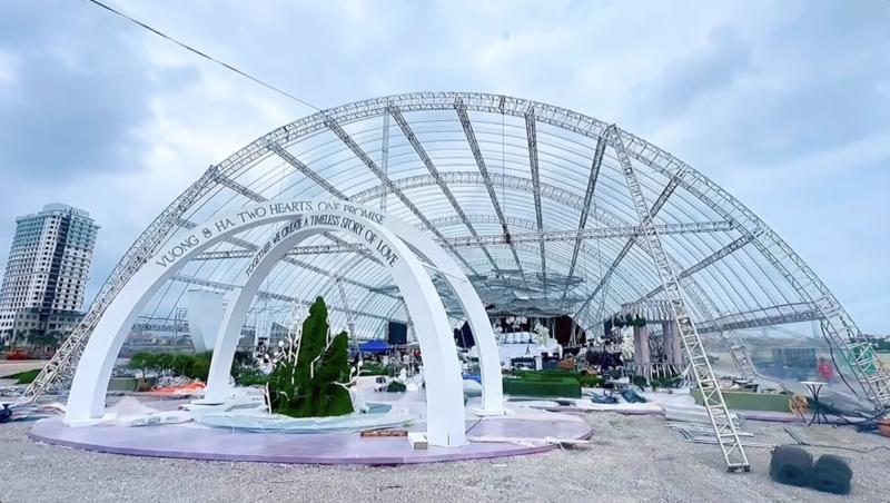 Trước "giờ G" đám cưới Đỗ Hà - thiếu gia tập đoàn Sơn Hải: Rạp cưới siêu khủng, cô dâu nôn nao!- Ảnh 3.