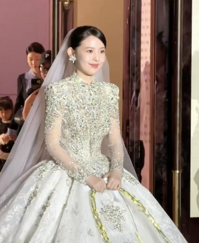 Em gái Chương Nhược Nam gây bão mạng, có 1 điểm giống hệt chị gái- Ảnh 1.
