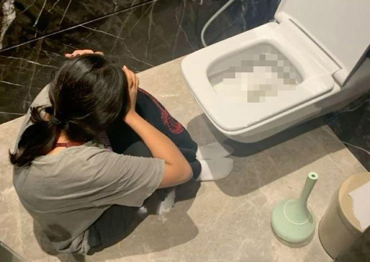 Sáng dậy đi tiểu thấy 4 dấu hiệu này, chỉ sợ tử cung đã CHẤT ĐẦY BỆNH TẬT- Ảnh 3.