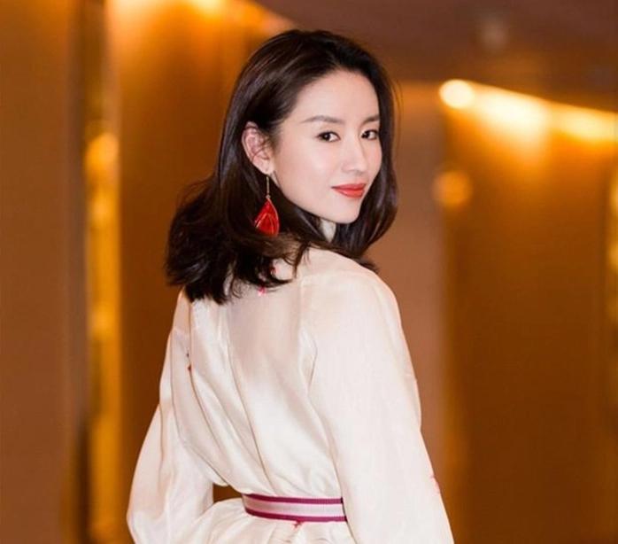 Mỹ nhân "Như Ý truyện" 45 tuổi vẫn giữ nhan sắc thanh thuần, trẻ mãi không già nhờ thói quen rất tốt cho nội tiết- Ảnh 1.
