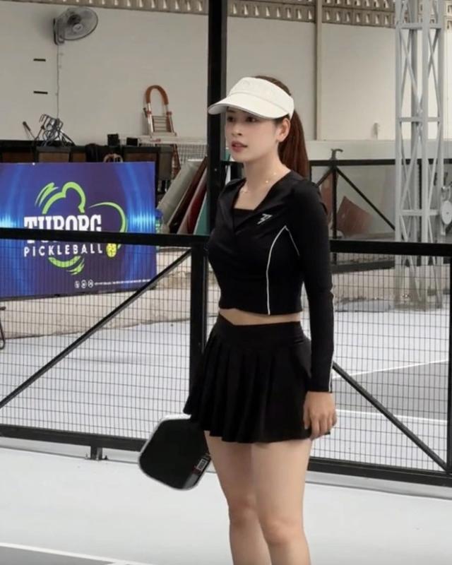 Chi Pu da nõn nà, mướt mịn như em bé tỏa sáng trên sân pickleball: Luôn làm 1 việc khi tắm mỗi ngày để visual thăng hạng- Ảnh 3.