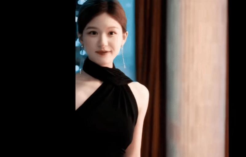 Triệu Lộ Tư gây sốt với tấm lưng cực phẩm: Hóa ra nhờ một câu 