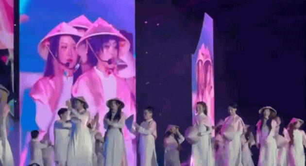 Concert Em Xinh Say Hi ở Mỹ Đình: Miu Lê đứng im như tượng, mãi mới chịu hát- Ảnh 1.