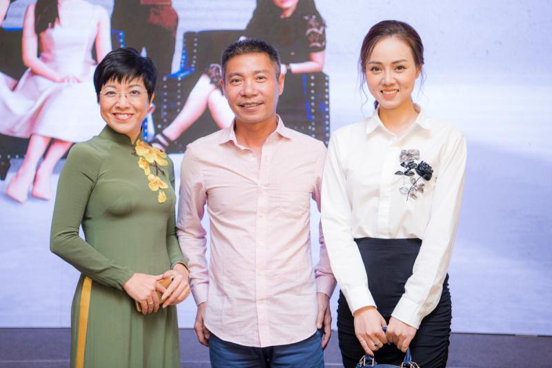Nhan sắc vợ 3, chăm chồng như chăm em bé của nam NSND xin từ chức Phó Giám đốc Nhà hát kịch Hà Nội- Ảnh 14.