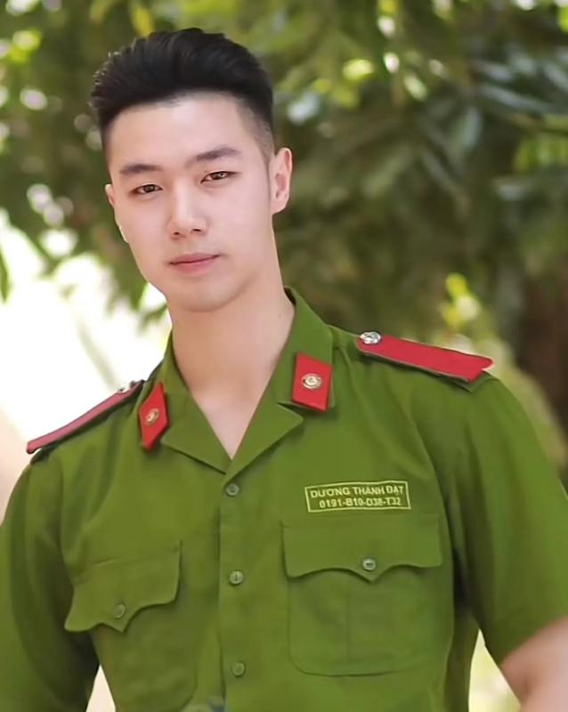 Màn song ca sĩ nhất trần đời giữa 1 Anh Trai Say Hi và chiến sĩ Công an Nhân dân- Ảnh 4.