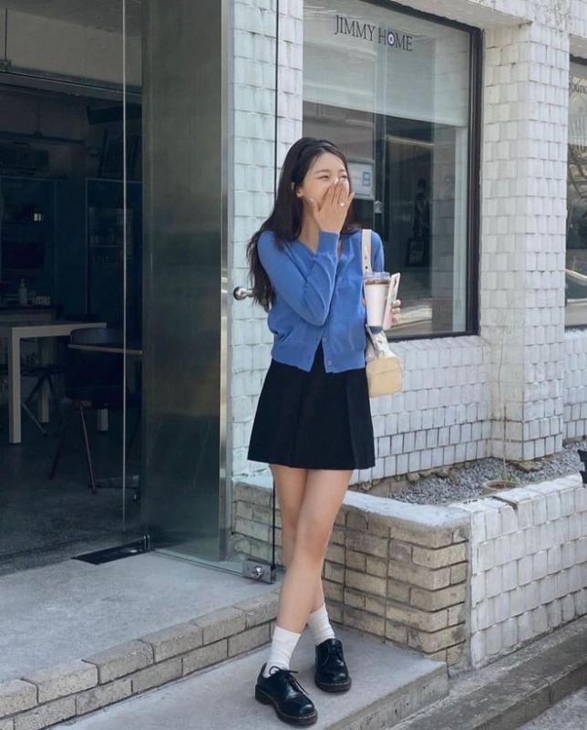 3 outfit mùa thu tối giản giúp phụ nữ U35 giấu khuyết điểm tuyệt vời- Ảnh 3.