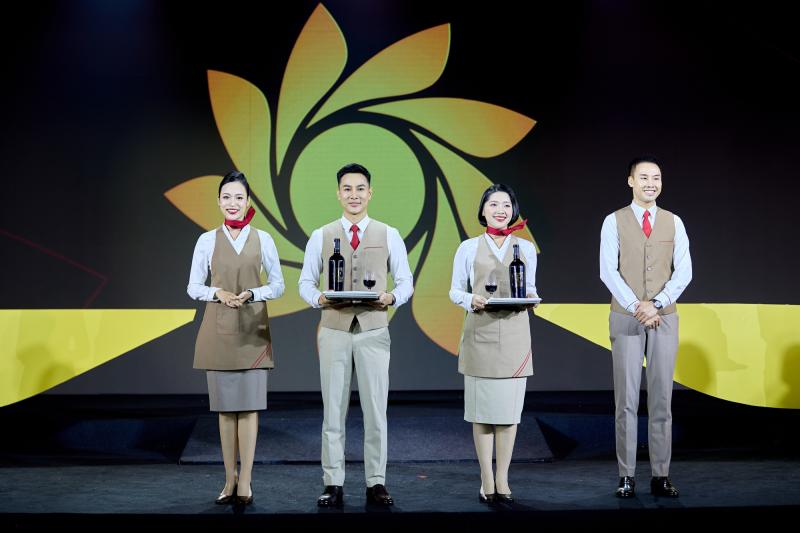 Hãng hàng không mới của Việt Nam ra mắt đồng phục cho tiếp viên, dân tình khen nức nở- Ảnh 5.
