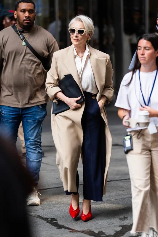 Mỹ nữ tóc bạc Meryl Streep: Ngoài 75 tuổi vẫn không bớt đẹp và sành điệu- Ảnh 9.