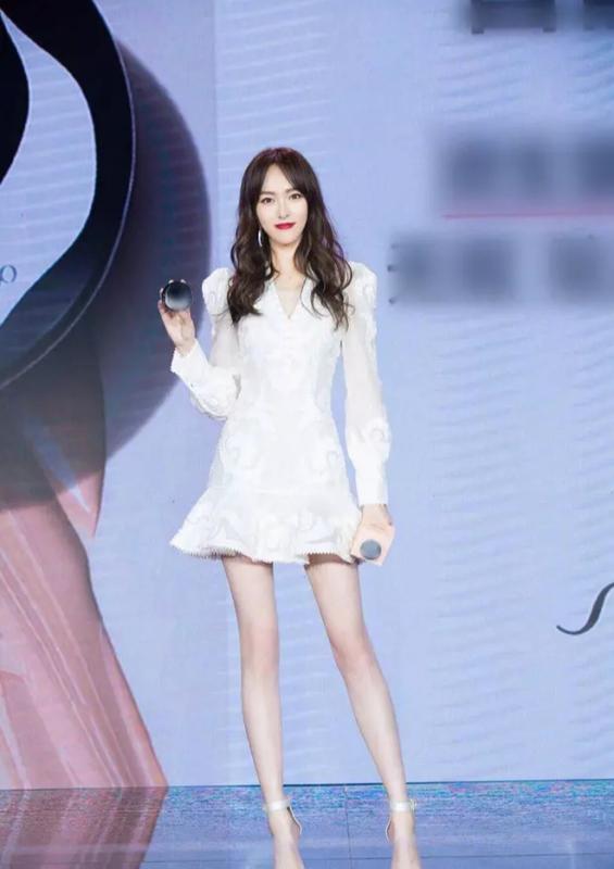 Nữ thần visual có đôi chân cực phẩm nhất nhì showbiz, ít khi hát những đã cất giọng thì bao lụy tim- Ảnh 9.