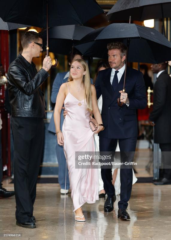 Có ai tin đây là Harper Beckham không, dụi mắt 7749 lần vẫn không nhận ra- Ảnh 5.