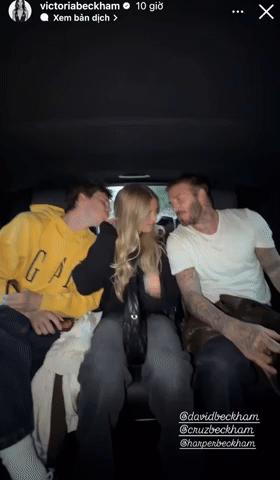 David Beckham ôm con gái Harper thắm thiết khi đi xem concert, nhan sắc đời thường của tiểu thư tài phiệt gây sốt- Ảnh 2.