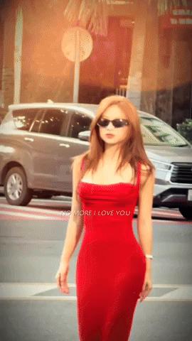 Louis Phạm khoe body cực phẩm, thần thái sang chảnh nổi bật trên phố, netizen cảm thán: 