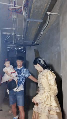 Duy Mạnh cùng vợ đón sinh nhật 