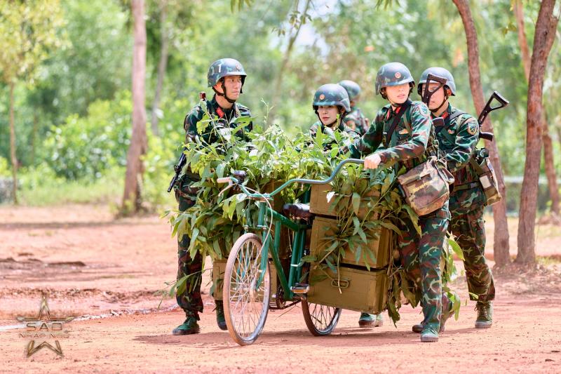 Tập 13 Sao Nhập Ngũ: 1 nhân vật rời chương trình, Hương Giang kinh ngạc khi thấy món đồ này- Ảnh 1.