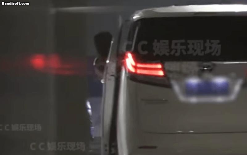 1 cặp đôi phim giả tình thật lộ clip lén lút hẹn hò: Nhà trai vừa đẹp vừa giỏi, nhà gái hot ơi là hot- Ảnh 2.
