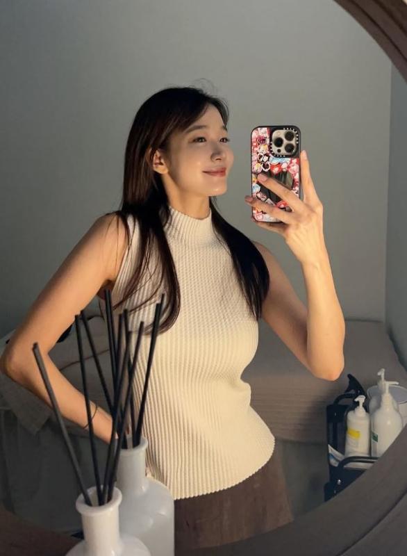 Hot mom U40 gây sốt vì thân hình “bốc lửa”, bí quyết là làm 1 điều rất thường xuyên- Ảnh 1.