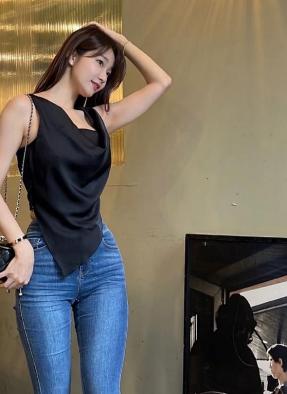 Hot mom U40 gây sốt vì thân hình “bốc lửa”, bí quyết là làm 1 điều rất thường xuyên- Ảnh 4.