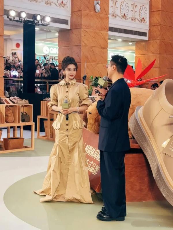 Angela Baby bị lan truyền ảnh nhạy cảm khi đang livestream- Ảnh 6.