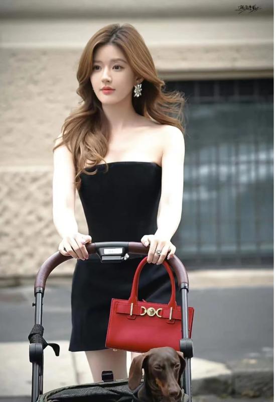 Chiếc túi đánh người của Triệu Lộ Tư- Ảnh 17.