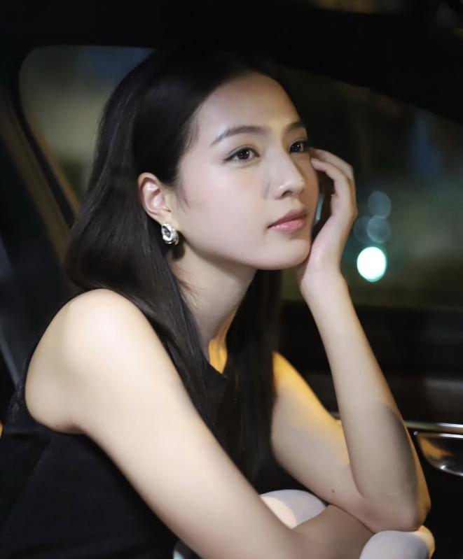 Mỹ nhân có cam thường đỉnh nhất Vbiz, đẹp hơn cả Ninh Dương Lan Ngọc- Ảnh 14.