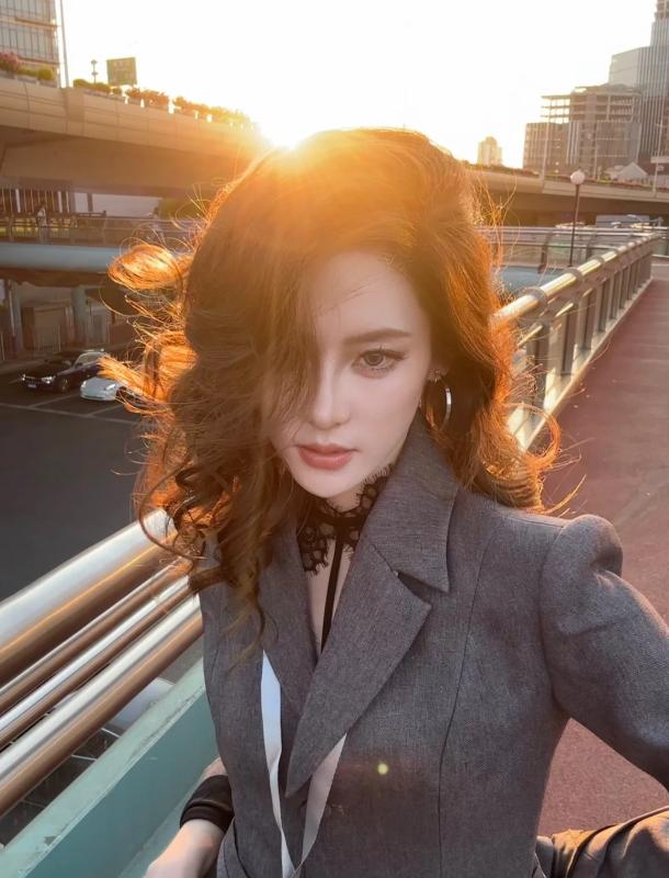 Xuất hiện mỹ nữ là minh tinh của giới hot girl mạng, Lưu Diệc Phi lẫn Baifern bị gọi tên- Ảnh 17.