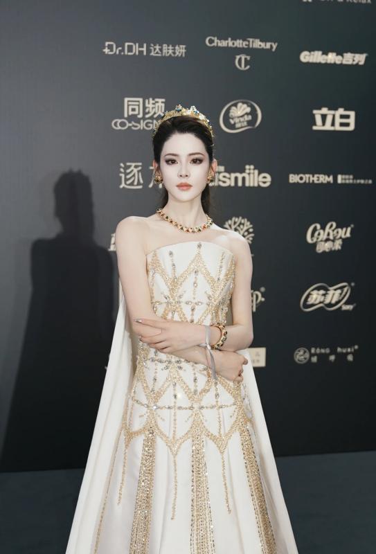 Xuất hiện mỹ nữ là minh tinh của giới hot girl mạng, Lưu Diệc Phi lẫn Baifern bị gọi tên- Ảnh 7.