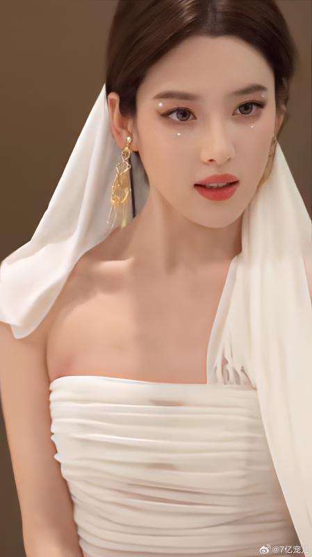 Xuất hiện mỹ nữ là minh tinh của giới hot girl mạng, Lưu Diệc Phi lẫn Baifern bị gọi tên- Ảnh 24.