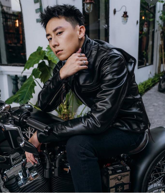 "Nam thần Vbiz" Rocker Nguyễn công khai ôm hôn bạn gái?- Ảnh 4.
