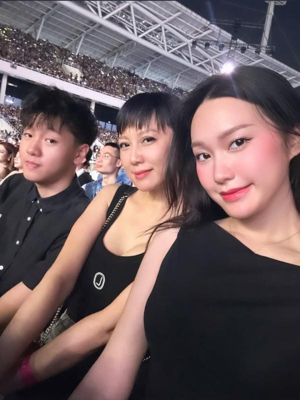 Doãn Hải My - vợ Văn Hậu xinh quá, nhìn sang 