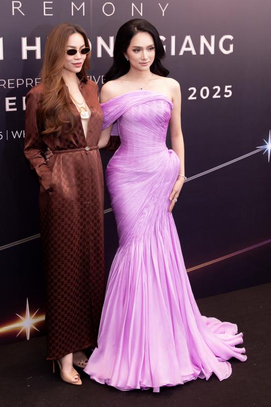 Họp báo Miss Universe Vietnam: Hương Giang slay, Chi Pu - Hồ Ngọc Hà nổi bần bật giữa dàn mỹ nhân diện đồ 