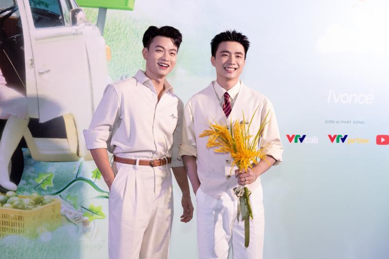 Chi Pu bị soi cận nhan sắc cam thường, Hương Giang bắt chước Gia đình Haha?- Ảnh 5.