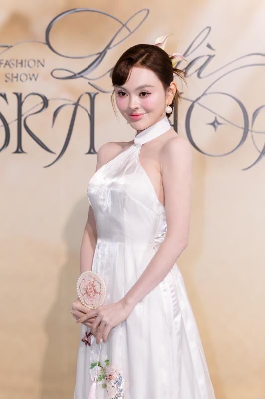 Thảm đỏ đẹp nhất hôm nay: Nửa showbiz Việt diện áo dài lộng lẫy, nhiều người ở ẩn cũng xuất hiện- Ảnh 32.