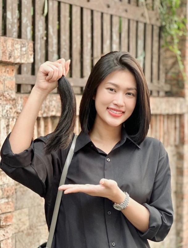 Vụ Nhã Phương hiến tóc nhuộm gây tranh cãi: Người trong cuộc và phía đơn vị nhận nói gì?- Ảnh 10.