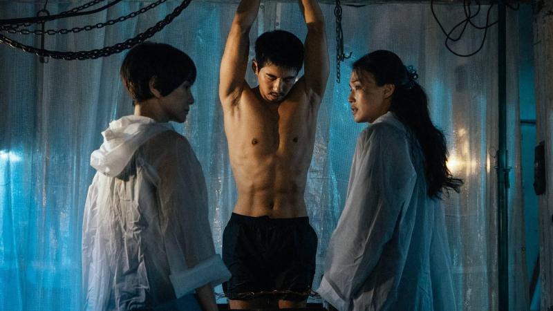 Thức cả đêm vì phim 18+ siêu hay vừa chiếu: Nữ chính đẹp kinh diễm, phong thần cả đời cũng không đủ- Ảnh 2.