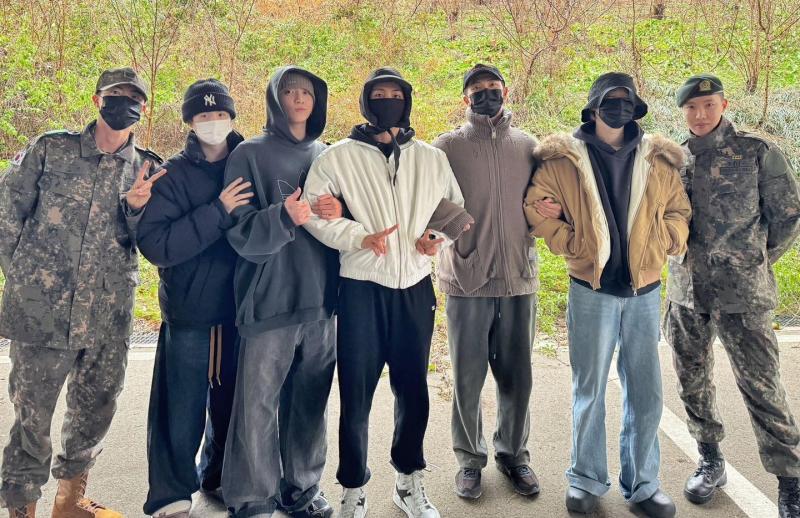 Clip hiếm: BTS trình diễn ở Việt Nam- Ảnh 9.