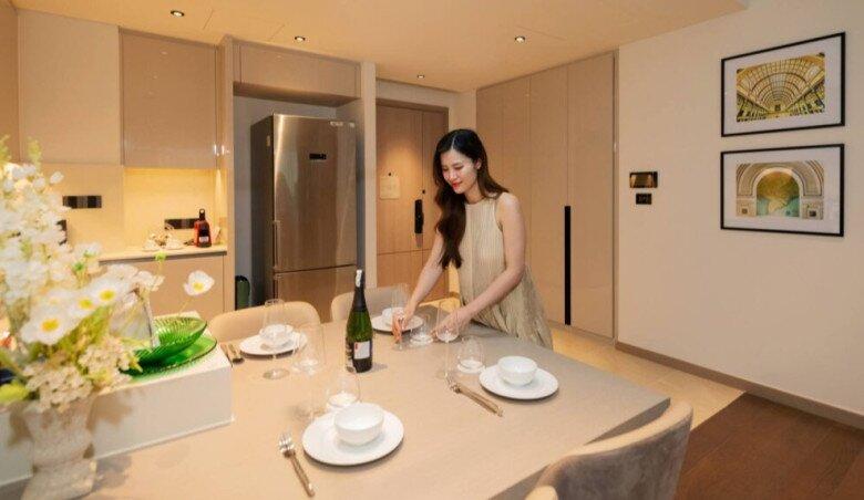 Nữ ca sĩ lấy chồng Chủ tịch, dùng 2 máy bay chở 500 khách dự đám cưới, sinh con liền sắm siêu biệt thự- Ảnh 4.