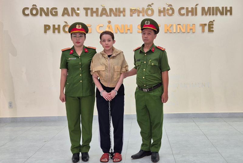 Lương Bằng Quang thất thần ngồi ăn bánh mì sau khi Ngân 98 bị bắt?- Ảnh 6.