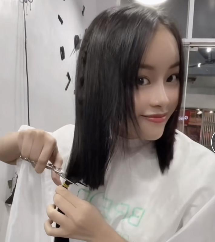 Vụ Nhã Phương hiến tóc nhuộm gây tranh cãi: Người trong cuộc và phía đơn vị nhận nói gì?- Ảnh 7.
