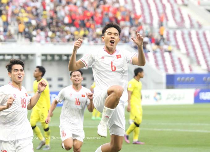 Minh Khoa chấn thương nặng- Ảnh 1.