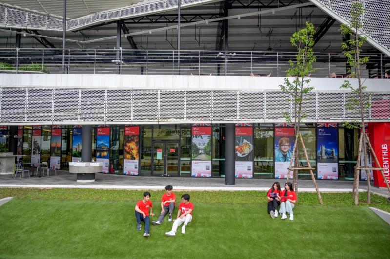 BUV kết nối sinh viên Việt Nam với 200 năm di sản giáo dục Manchester - cái nôi của Cách mạng Công nghiệp Anh Quốc- Ảnh 2. BUV kết nối sinh viên Việt Nam với 200 năm di sản giáo dục Manchester - cái nôi của Cách mạng Công nghiệp Anh Quốc- Ảnh 2.