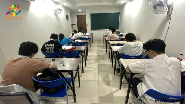 Vượt qua nỗi sợ trong kỳ thi Vstep với phương pháp 4H4R- Ảnh 2.