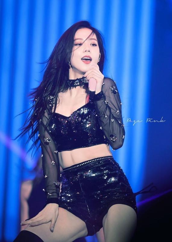 Jisoo lộ bụng mỡ nhưng visual vẫn quá đỉnh!- Ảnh 7.