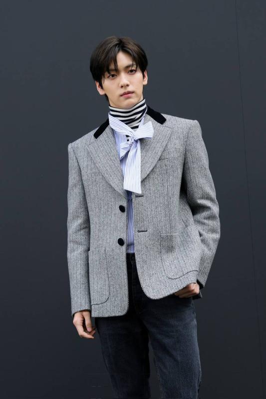 SOOBIN gây náo loạn show Valentino tại Paris Fashion Week?- Ảnh 8.
